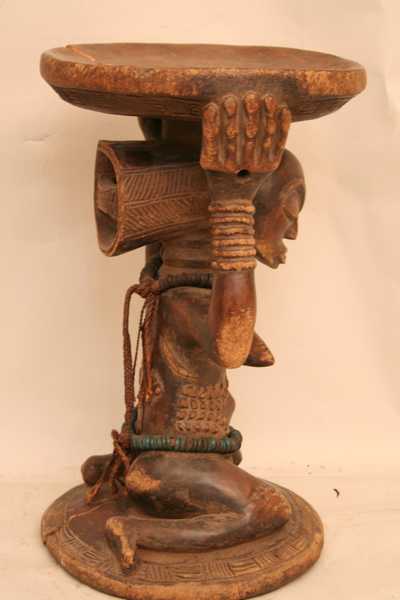 Luba.(tabouret), d`afrique : Rép.démoncratique du Congo., statuette Luba.(tabouret), masque ancien africain Luba.(tabouret), art du Rép.démoncratique du Congo. - Art Africain, collection privées Belgique. Statue africaine de la tribu des Luba.(tabouret), provenant du Rép.démoncratique du Congo., 506/901.Siège à Cariatide de L